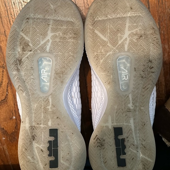 Nike lebron shoes - Picture 8 of 8